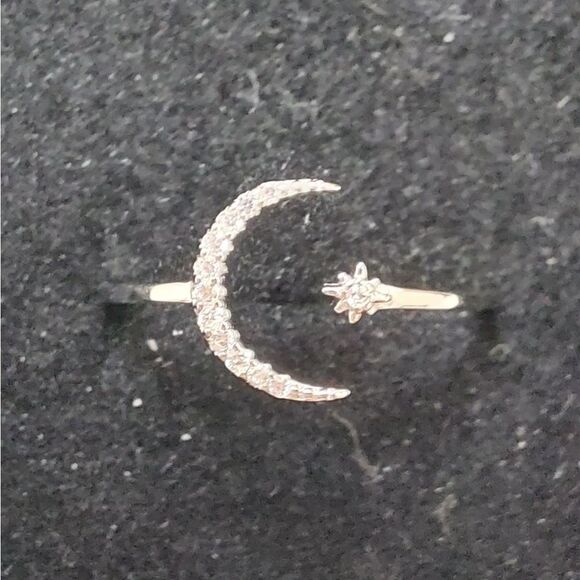 Host Pick 🌟925 Sterling Silver Crescent Ring - Picture 6 of 6